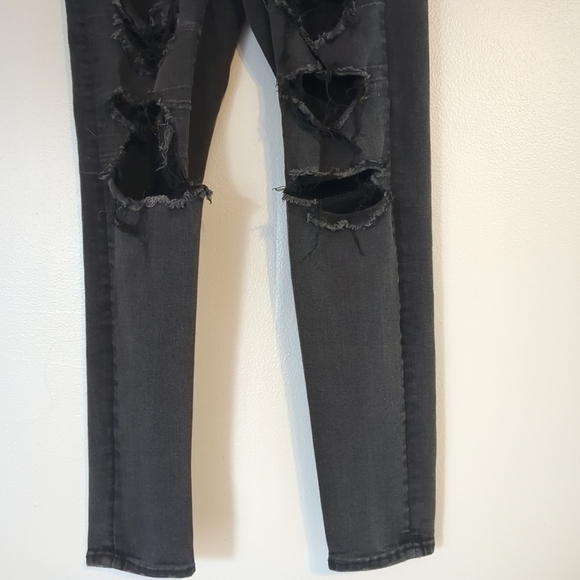 American Eagle Jeans Women's 26 Distressed Black Skinny Jeans Thrashed Skater - Picture 3 of 10
